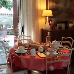 Nocleg ze śniadaniem L' Esterlanges Famille 2 4 Personnes Proche Puydufou 4*