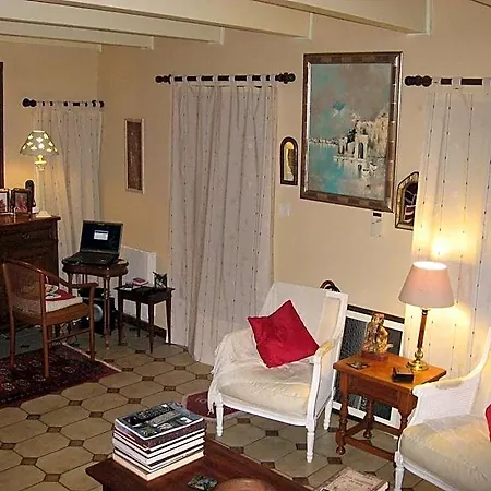 L' Esterlanges Famille 2 4 Personnes Proche Puydufou Bed & Breakfast 4*