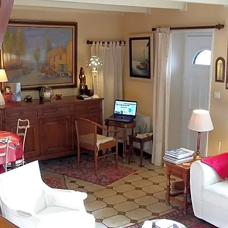 L' Esterlanges Famille 2 4 Personnes Proche Puydufou Bed & Breakfast