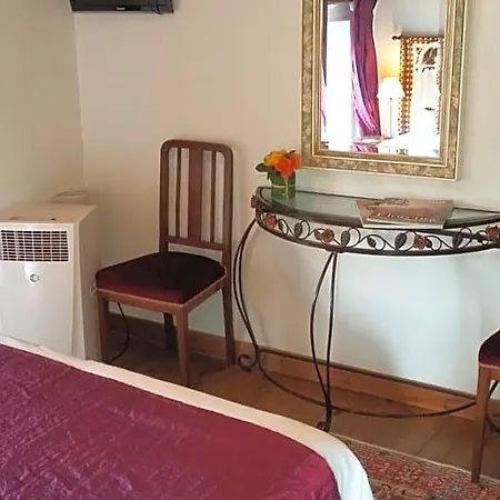 L' Esterlanges Famille 2 4 Personnes Proche Puydufou Bed & Breakfast 4*