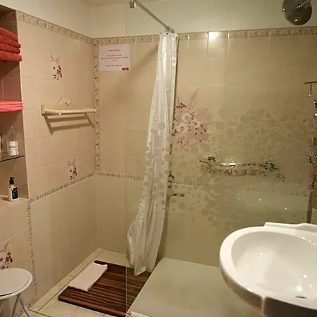 L' Esterlanges Famille 2 4 Personnes Proche Puydufou Bed & Breakfast Saint-Vincent-Sterlanges