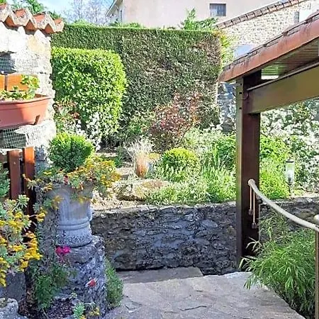 L' Esterlanges Famille 2 4 Personnes Proche Puydufou Bed & Breakfast