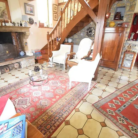 L' Esterlanges Famille 2 4 Personnes Proche Puydufou Bed & Breakfast