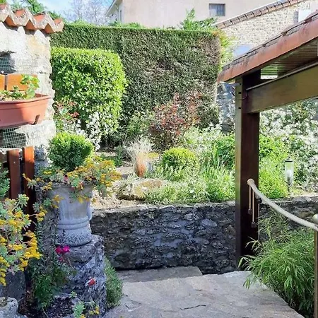 L' Esterlanges Famille 2 4 Personnes Proche Puydufou Bed & Breakfast