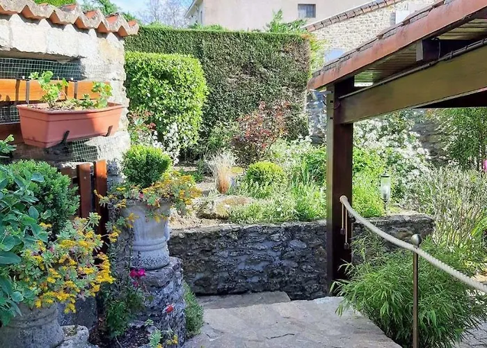 L' Esterlanges Famille 2 4 Personnes Proche Puydufou Bed & Breakfast